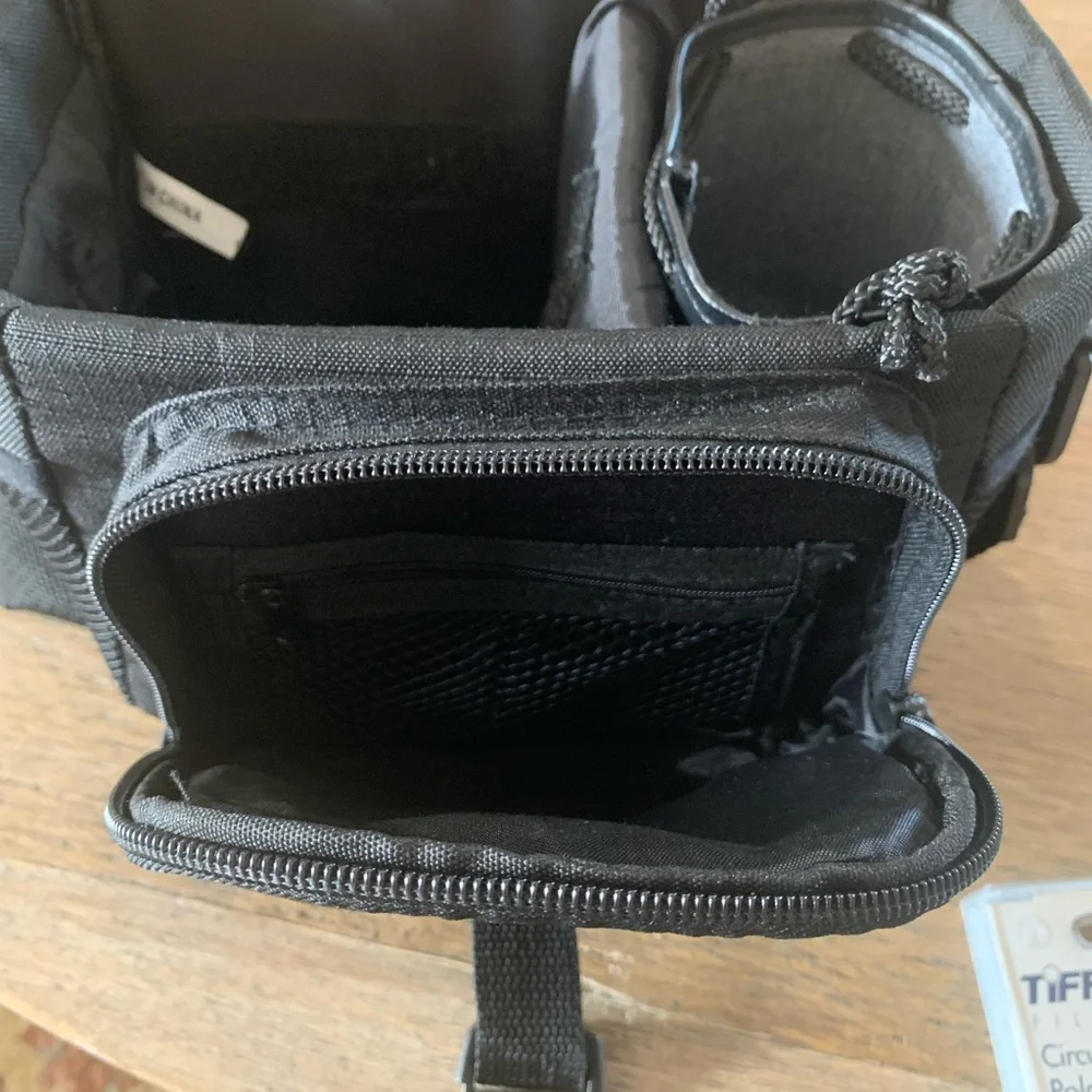 NWOT: Targus Black Camera Bag Organizer With Shoulder Strap and many pockets